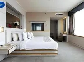 Horison Ultima Makassar