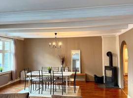 Downtown 3-bedroom apartment, hotel en Haugesund