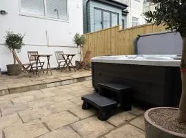 Ivy Cellar - 1 Bedroom apartment - Tenby