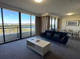 Lakefront Panorama – Sky Collection Suite