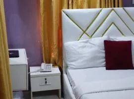 FourJ Hotel and Suites