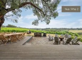 Bella's Block Vineyard Retreat with Tennis Court, Shoreham