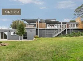 Devon Mt Martha Escape with Spa and Views