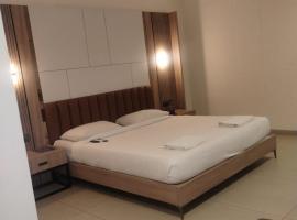 Hotel Shubham Prestige kandlakoya: Medchal şehrinde bir otel