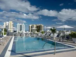 Courtyard Miami Beach South Beach