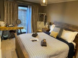The Tower Arms Hotel: Iver şehrinde bir otel