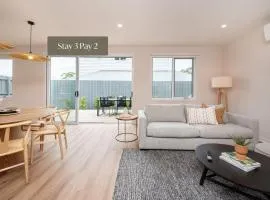 Surrey Sunset Sanctuary in McCrae