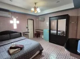 Jomtien nighttrip hous
