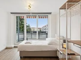 2BR near train station, kitchen, Wi-Fi, Smart TV, bathroom