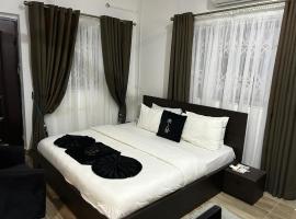 Heiligtum Des Herrn Hotel, hotel v mestu Winneba