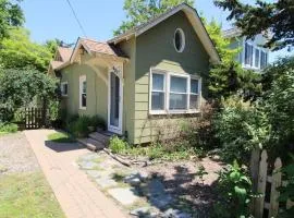 Cottage On Cambridge