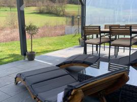 FeWo mit eigenen Garten in der fränkischen Schweiz, khách sạn ở Eggolsheim