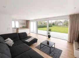 Moderne Wohnung am Flussufer