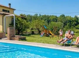 Family Cottage nelle Langhe - Piscina con Vista Vigneti per Famiglie