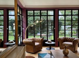 Erawan Boutique Hôtel, hotel v destinaci Évreux