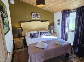 Harvest 18 Lodge - Yellowtop Country Park - Hot Tub - Yorkshire, khách sạn ở Selby