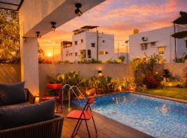 A Quiet Place, hotel i Hosur