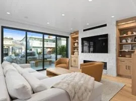 Luxury Family Escape - 3-Story Coastal Home home