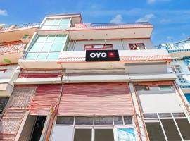 LIVE AS NNL153، فندق في Nārnaul