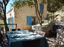 Casa Pozzu, 3 bedrooms, private beach, Bonifacio