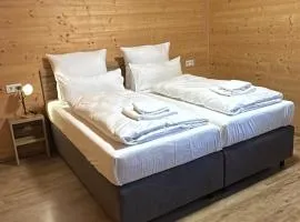 URBAN OAK Smart Stay