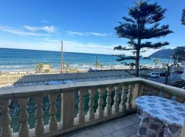 Le due onde Laigueglia、ライグエーリアのホテル