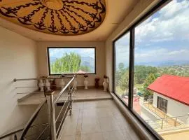 Haven Lodge Bhurban - Cheerful 4BR Cottage with Terrace, BBQ