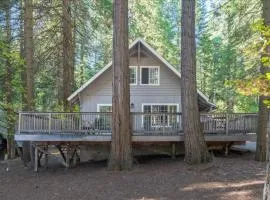 Sweetpea Stay | Cabin Near Lake | Hot Tub | Dogs