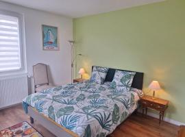 Saint-Rémy-en-Rollat에 위치한 호텔 chambre d'hôte