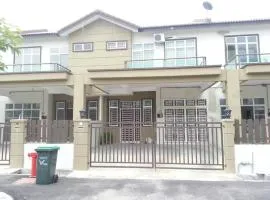 Homestay Taman Putra Utama Giant