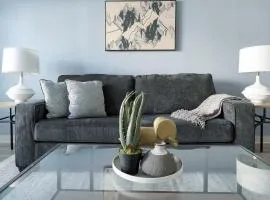 Landing Stunning 1BD Gym Yoga Studio