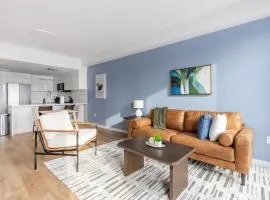 Landing Spectacular 1BD Courtyard