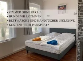 Haus Krabbe Zimmer ohne Küche, zentral gelegen zwischen Cuxhaven und Bremerhaven, Unterstellmöglichkeit für Fahrräder und E-Bikes, hauseigener Parkplatz, Hunde kostenfrei willkommen