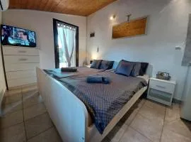Pampas studio, self check-in, private parking