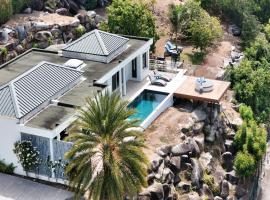 Perfect lover private villa with spectacular sea view, hotel di Anse Marcel 