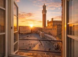 Siena Iconic Square Luxury Attic Tuscany, מלון בסיינה