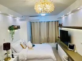 CQ House Luxe Stay with Pool View Near MOA & Airport