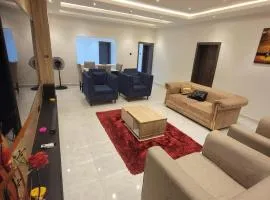 A spacious 3bedroom Flat - By INT, Airport Road