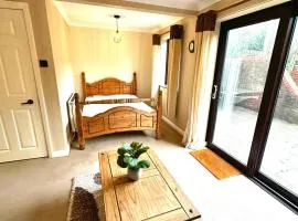 Large private Garden room