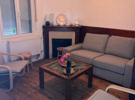 Maison 3 chambres proche de Compiègne et de l'A1, Hotel in Ressons-sur-Matz