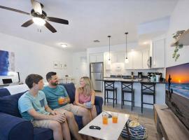 Steps to Beach King Bed Hampton Beach Hideaway, hotel en Hampton