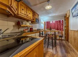 Comfy Ski-Side Hideaway w Views