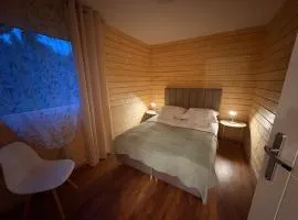 Accommodation under the Oaks