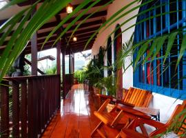 Orosi Lodge, hotel Orosíban