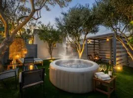 Hot Tub - 5 min to Beaches - Private Garden - Netflix