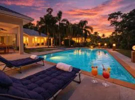 Modern 4BR Pool Villa with Billiards in Thong Sala