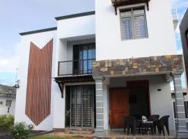 Maison du Lagon Retreat