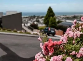 Maple Views - Charming Home with Coastal Views