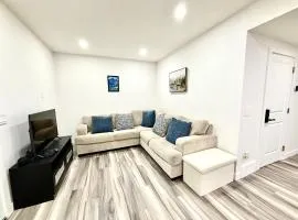 Cozy Two Bedroom Suite in NW Calgary Near Banff and Calgary Airport