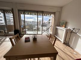 appartement vincennes avec balcon, hotel a Vincennes